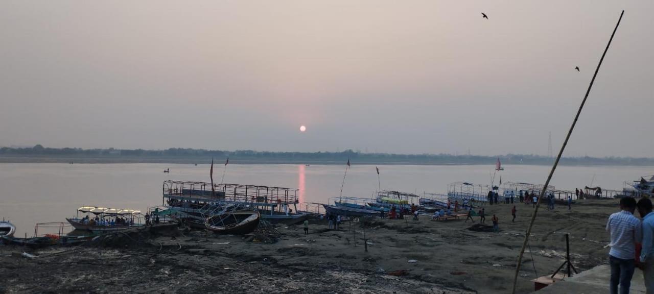 Krishna P. Guest House Varanasi Eksteriør billede